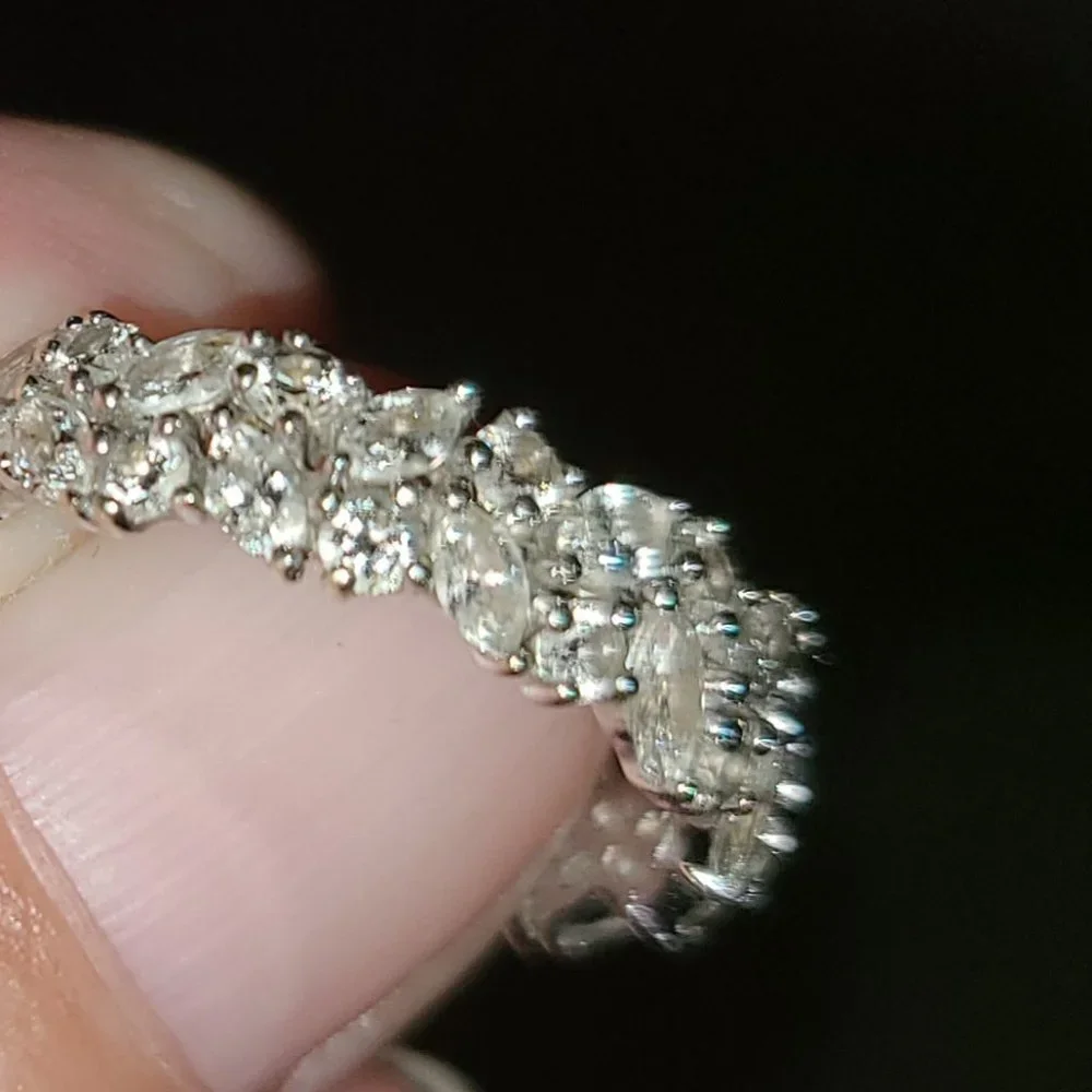 LADIES DIAMOND BAND-NEW - Picture 1 of 3